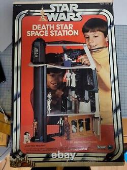 Vintage Kenner Star Wars Death Star Space Station Beautiful Complete with BOX