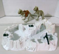 Vintage STAR WARS ESB HOTH PLAYSET COMPLETE WITH 2 TAUNTAUNS FIGURES LOT