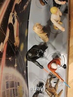 Vintage Star Wars Kenner Mail Away Stand 1977/1978 with Original Action Figures